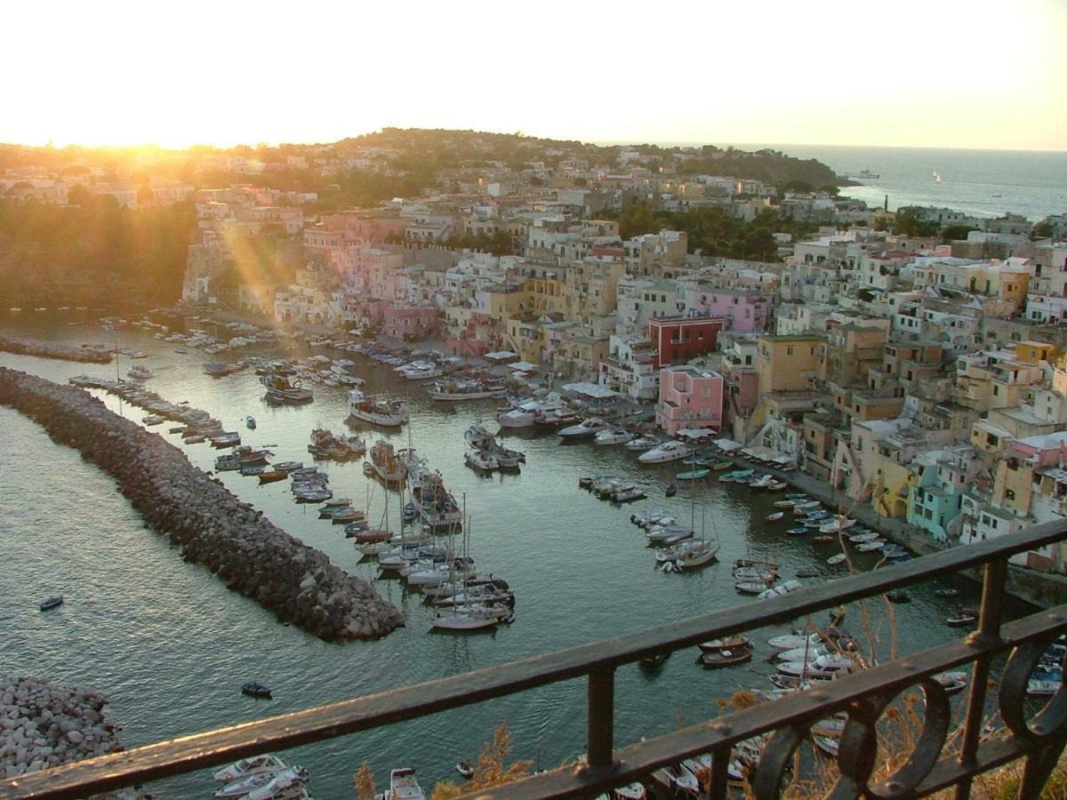 Casa Geltrude Al Porto Villa Procida Luaran gambar