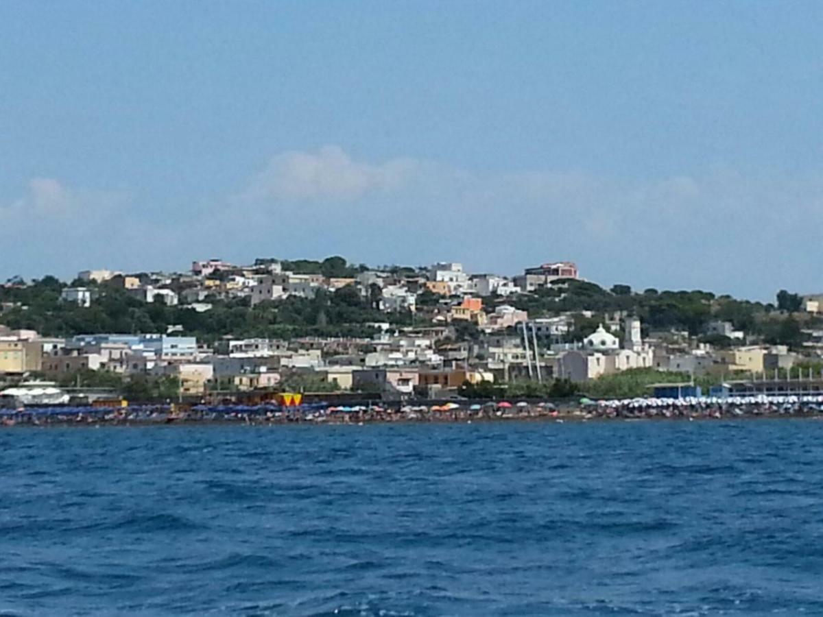 Casa Geltrude Al Porto Villa Procida Luaran gambar